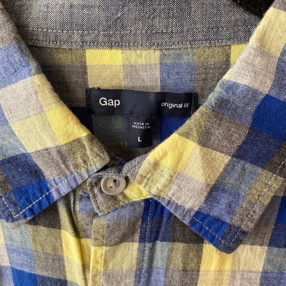 ⭐️Gap s/s plaid shirt. EUC - Picture 4 of 4